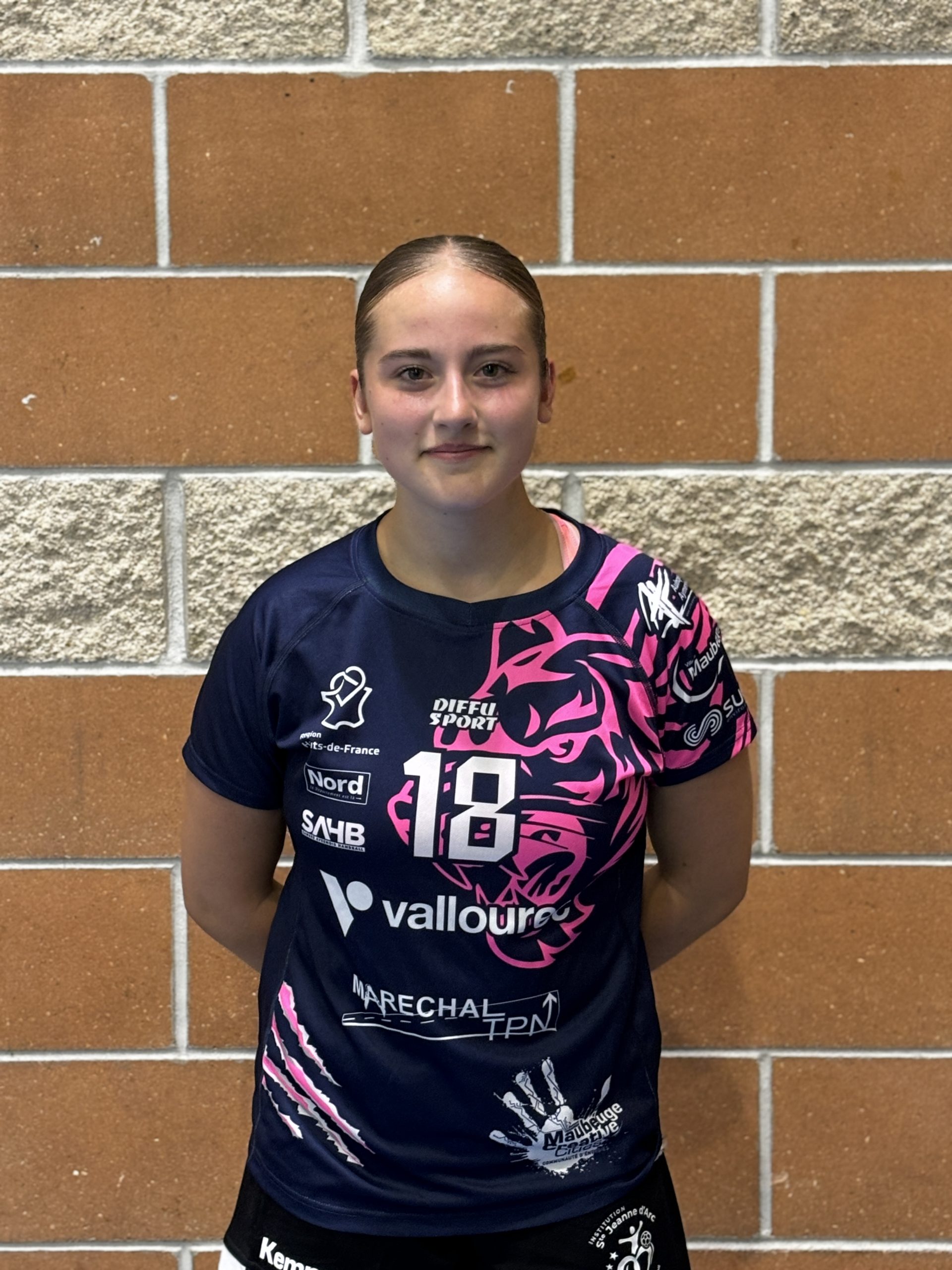 Aimée Jeanne OVERSTEYNS joueuse de handball de Nationale 2 au Club de Sambre Avesnois Handball