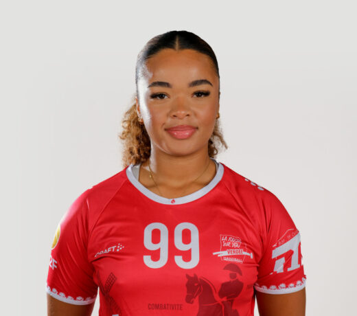 leslie-ayong - Demi-centre division 1 féminine de handball de La Roche sur Yon Vendée Handball